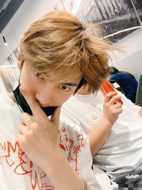 当红男星恋情爆料视频,甜蜜瞬间引网友热议 第3张 当红男星恋情爆料视频,甜蜜瞬间引网友热议 第3张